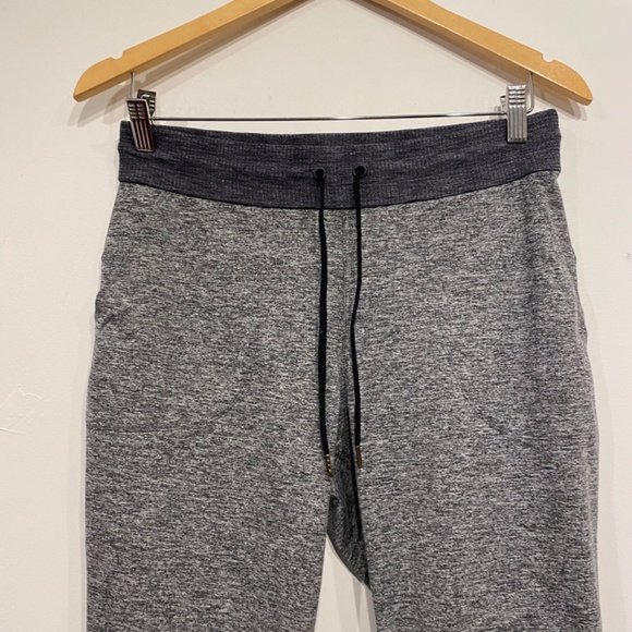 Athleta Flux Soft Stretch Jogger 2.0 Grey Loungewear Activewear Pants Size Small - Picture 4 of 5
